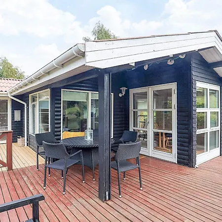 5 Person Holiday Home In Stege 펜션